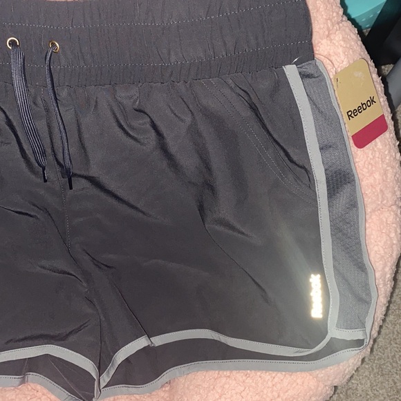 Size XL, Reebok shorts - Picture 2 of 3